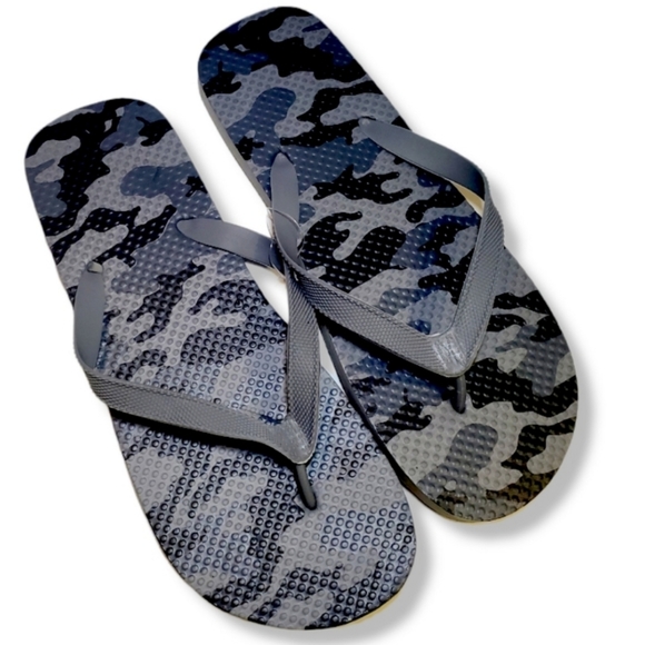 ♥️ 4 for $25 ♥️ #49 New Mens Gray Camoflauge Black Flip Flop Sandals 10 11 - Picture 3 of 6